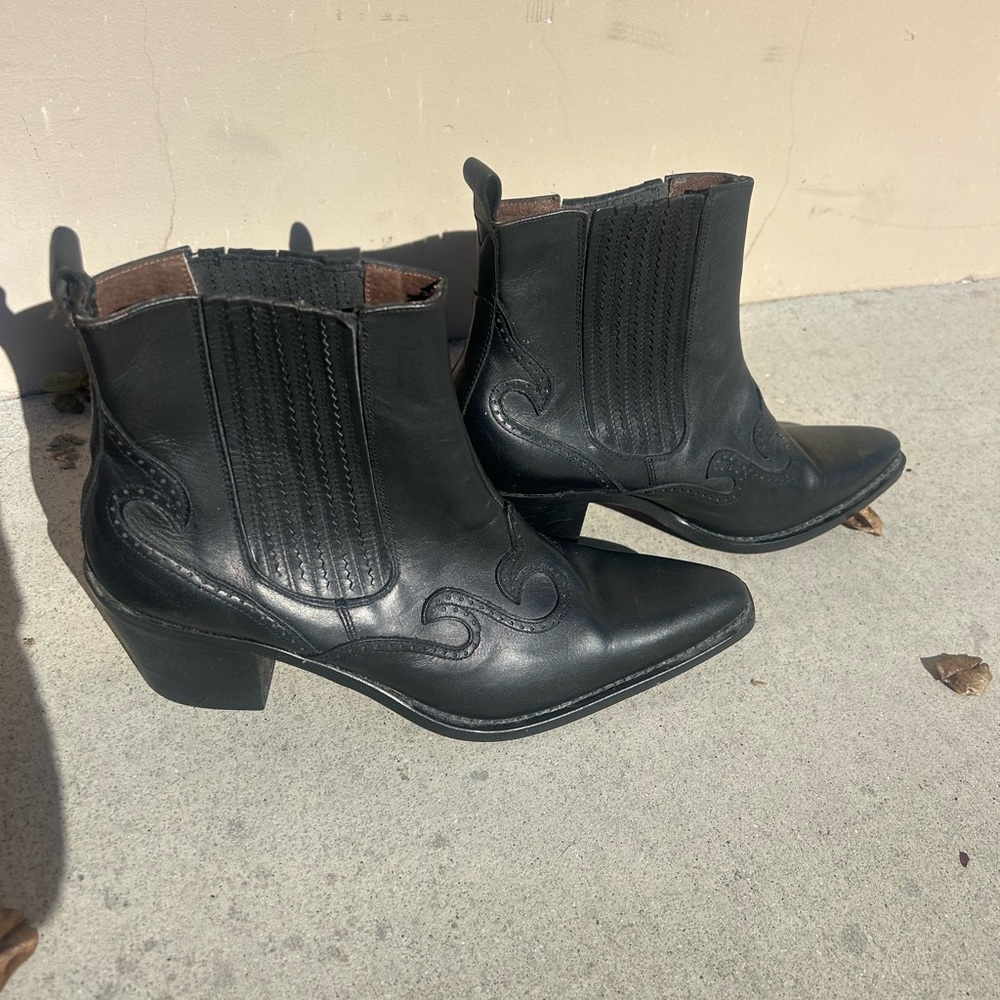 Guess Black Leather Western Ankle Boots | Made in Spain